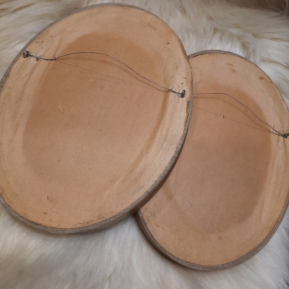 ~{Vintage}~ Victorian style print circle pictures. - Picture 4 of 6